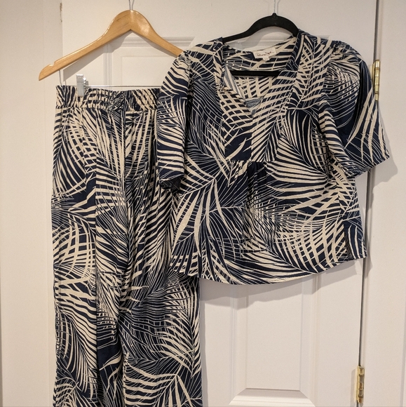 Panama Jack Tops - Two Piece Leaf Print Outfit Top & Pants Panama Jack XS